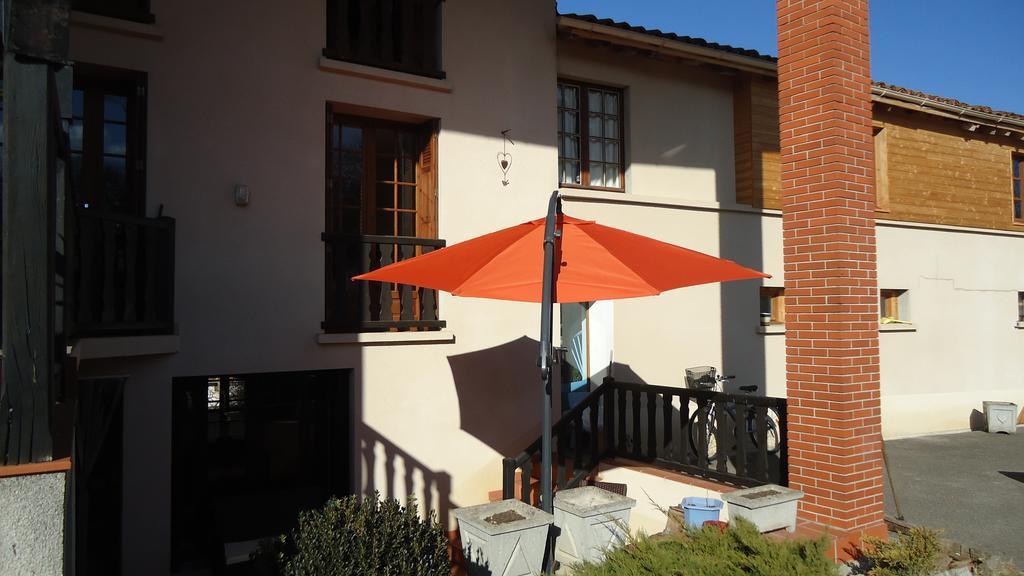 La Maison Famille Bed & Breakfast *