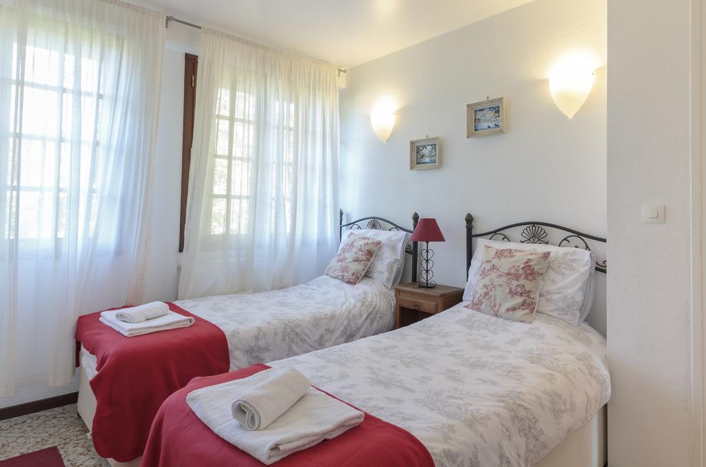 La Maison Famille Bed & Breakfast